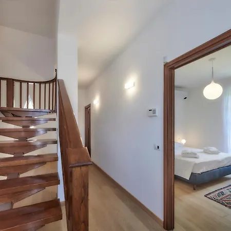 Rosa With Air Conditioning And View Villa Lierna