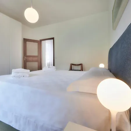 Rosa With Air Conditioning And View Villa Lierna