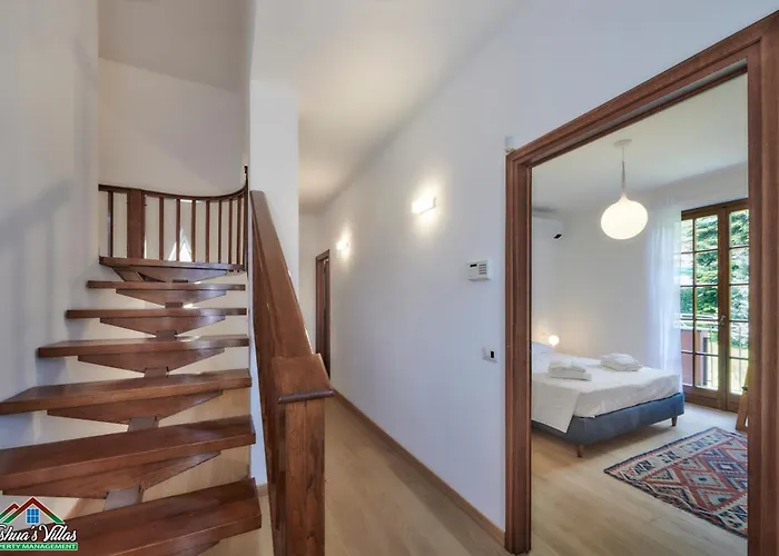 Rosa With Air Conditioning And View Villa Lierna