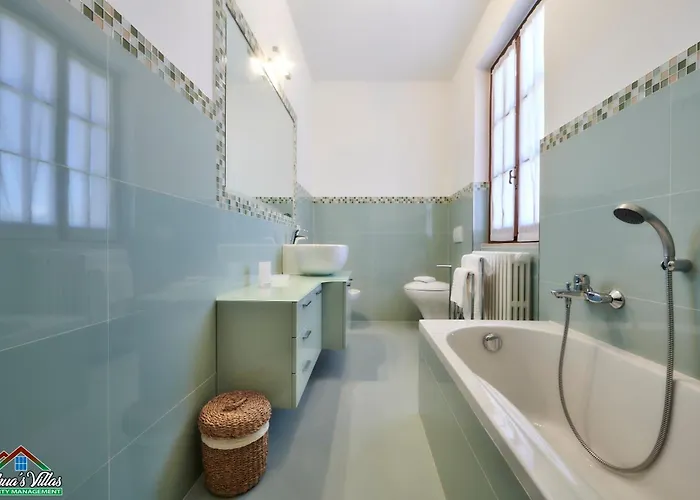 Rosa With Air Conditioning And View *