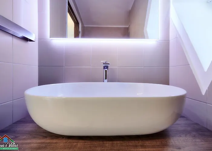 Rosa With Air Conditioning And View Villa Lierna