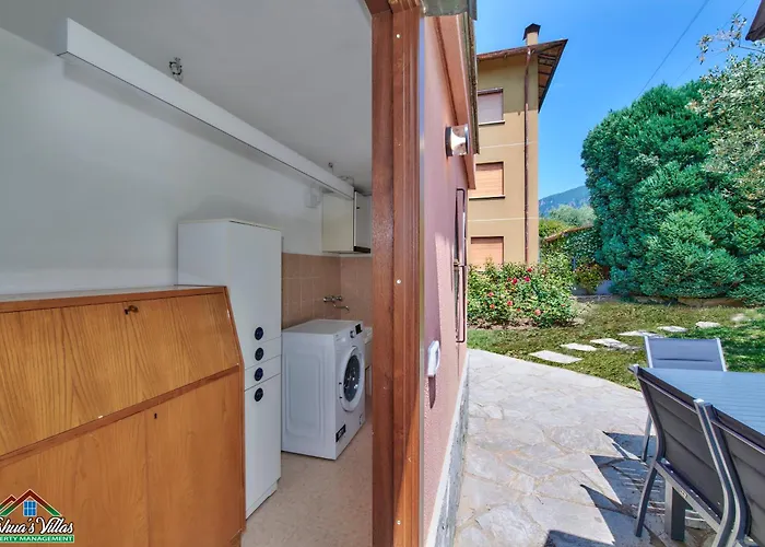 Villa Rosa With Air Conditioning And View