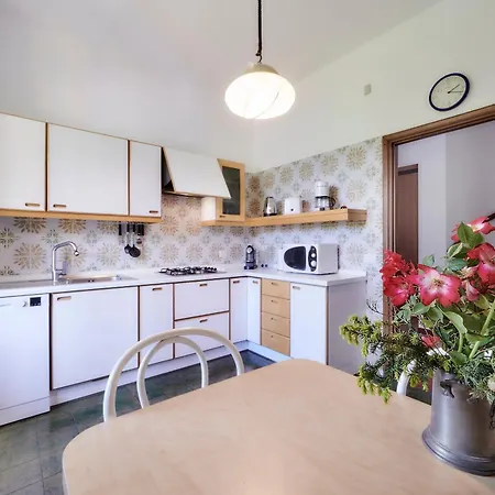 Rosa With Air Conditioning And View *