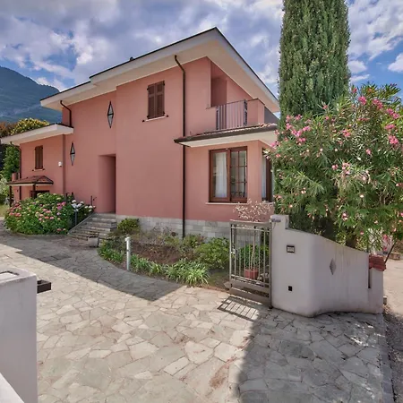 Vila Rosa With Air Conditioning And View Lierna